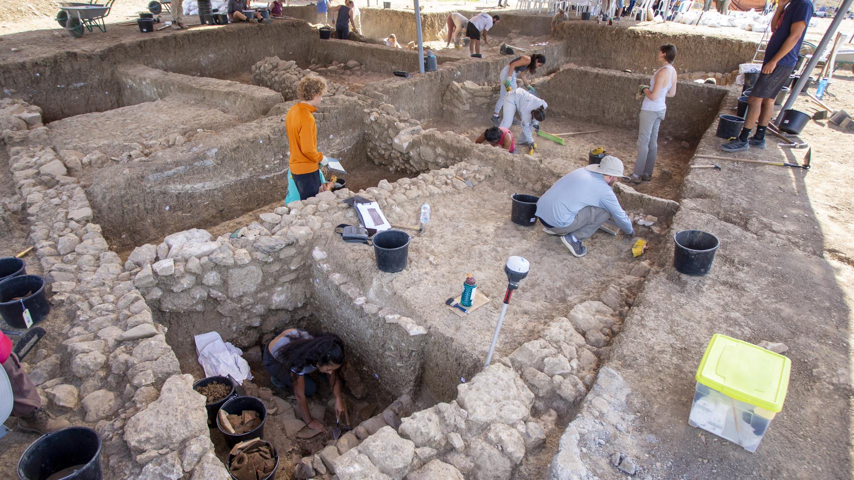 Fotos del yacimiento arqueológico del Cerro del Villar, en Málaga