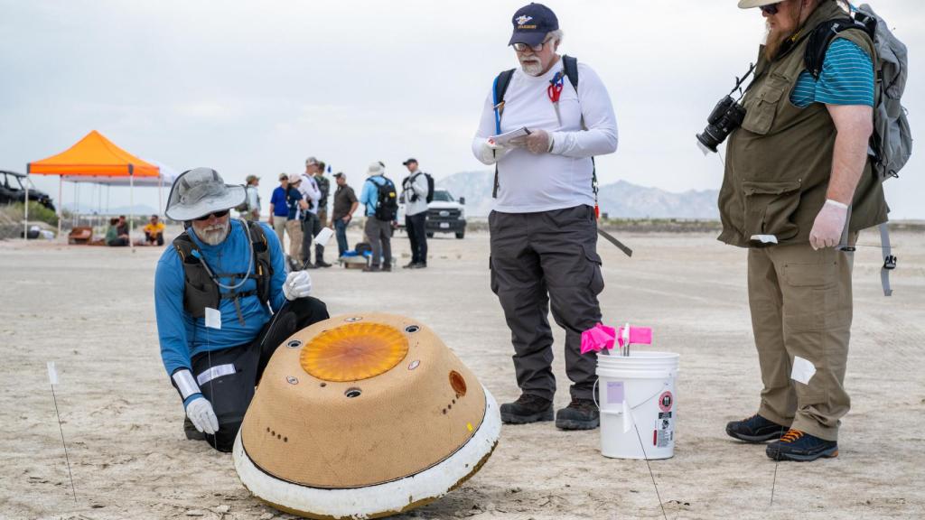 Varios científicos durante un entrenamiento previo a la llegada de OSIRIS-REx