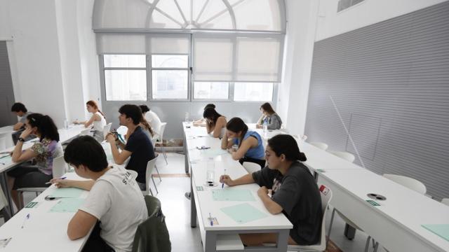 Estudiantes de FP durante una clase.