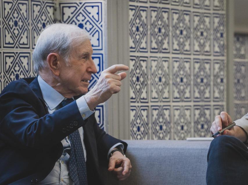 Shlomo Ben Ami, durante la entrevista en la Universidad de Comillas.