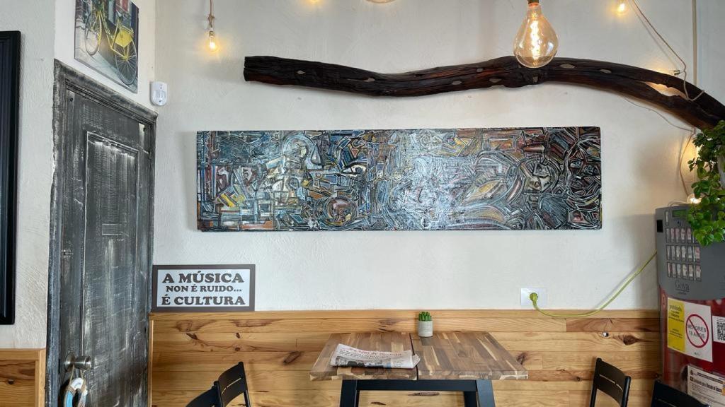 Interior del bar Árnica.