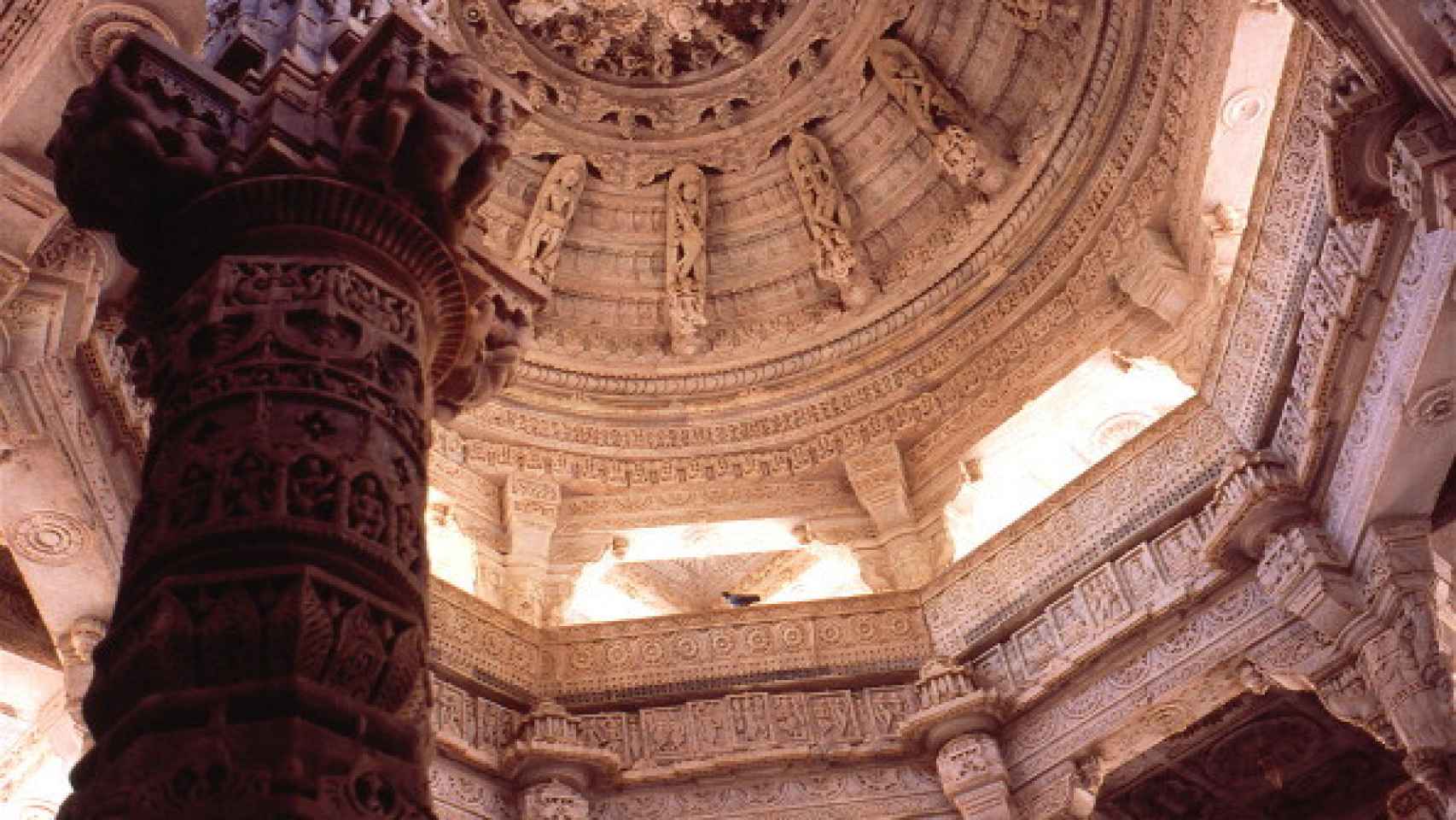 Detalle de un techo del templo.