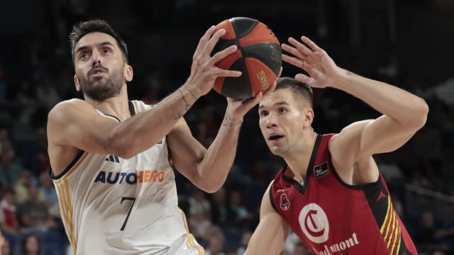 Campazzo se lleva el balón en el partido ante el Casademont Zaragoza.