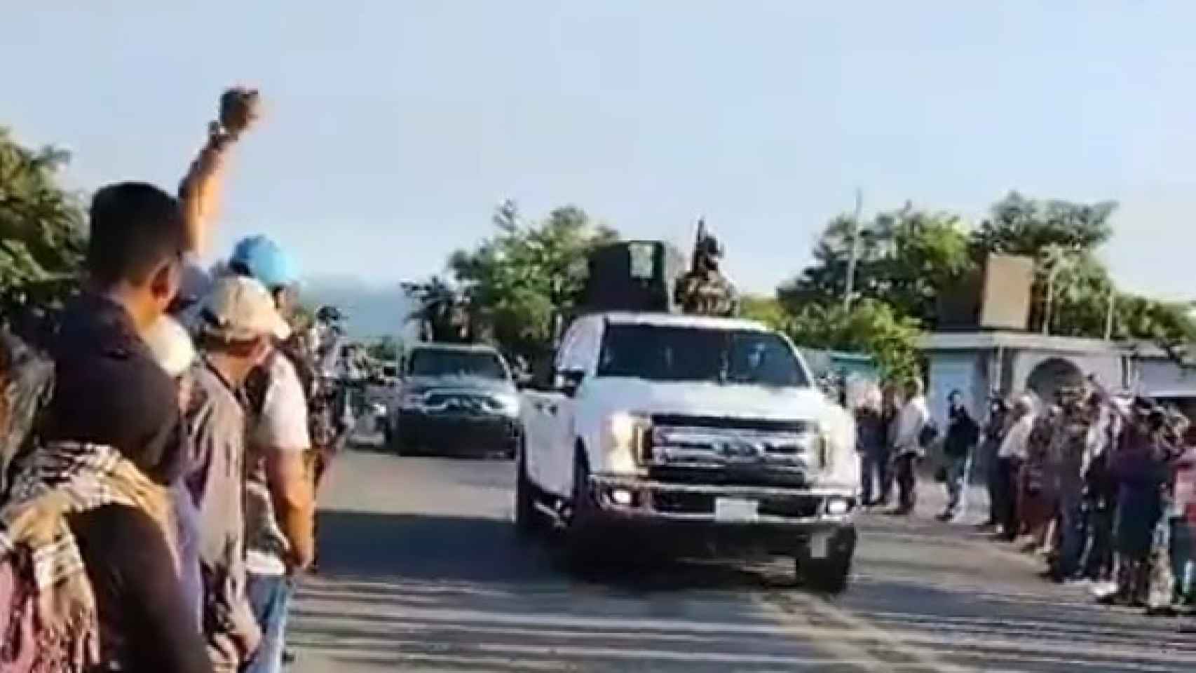 Un Convoy De Sicarios Del Cártel De Sinaloa Desfila En Chiapas Entre Aplausos Y Gritos De Héroes 7515