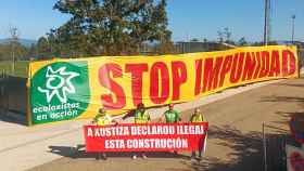 Protesta de Ecoloxistas en Acción contra Galicia Sports 360.