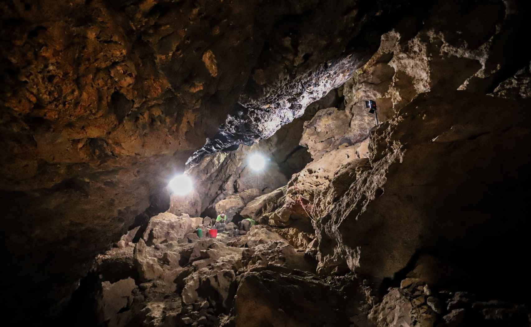 Interior de la cueva de los Murciélagos, en Granada.