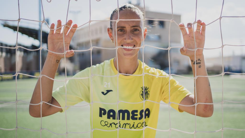 Virginia Torrecilla en la ciudad deportiva del Villarreal Club de Fútbol.