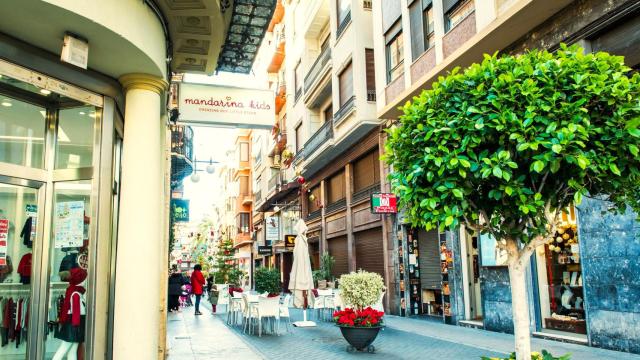 El detenido está acusado de cometer la estafa en las tres campañas de bono comercio de Elche.