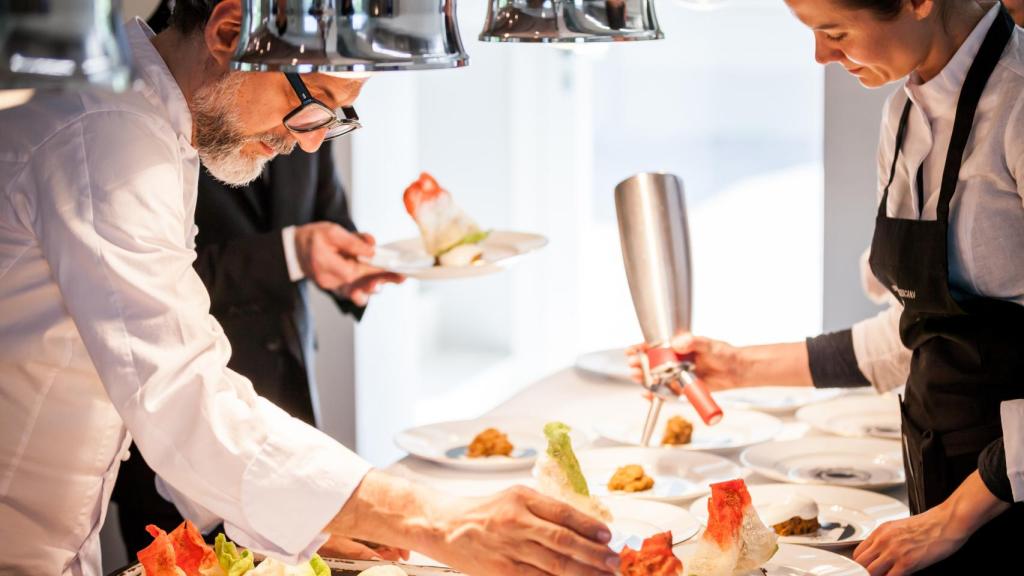 Así es el restaurante cápsula del tiempo de Massimo Bottura