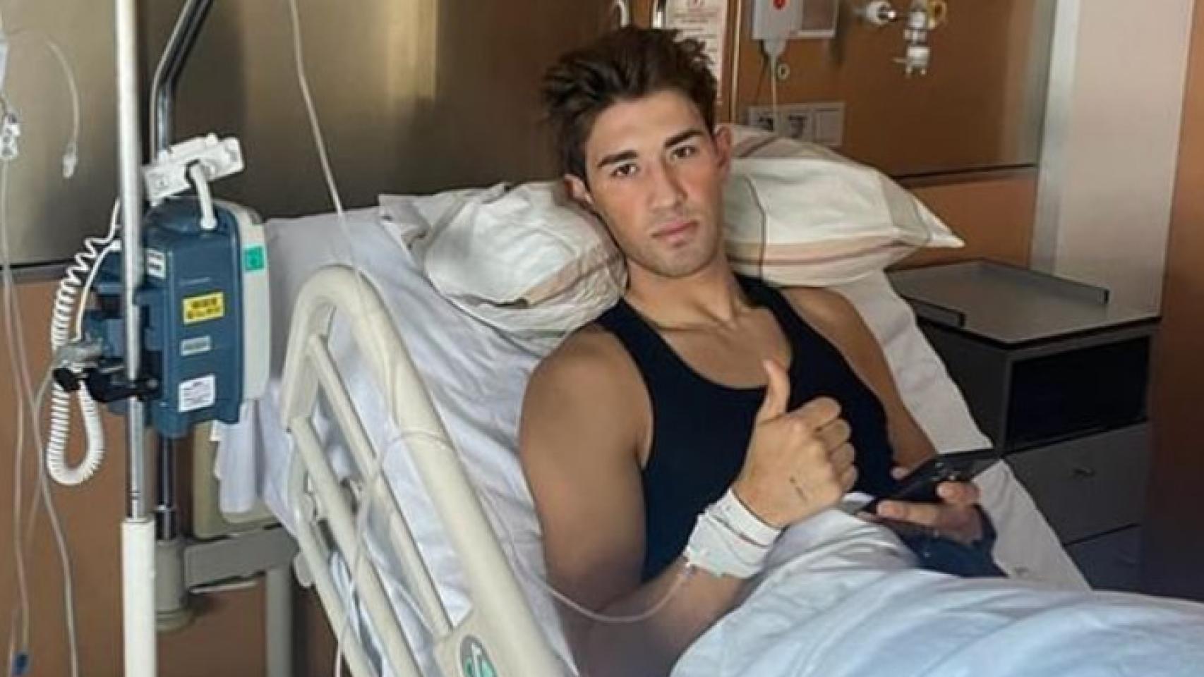 Jesús Vázquez, jugador del Valencia, en el hospital.