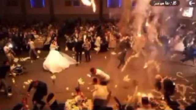 Imagen de la boda en el momento en que empezó el incendio.