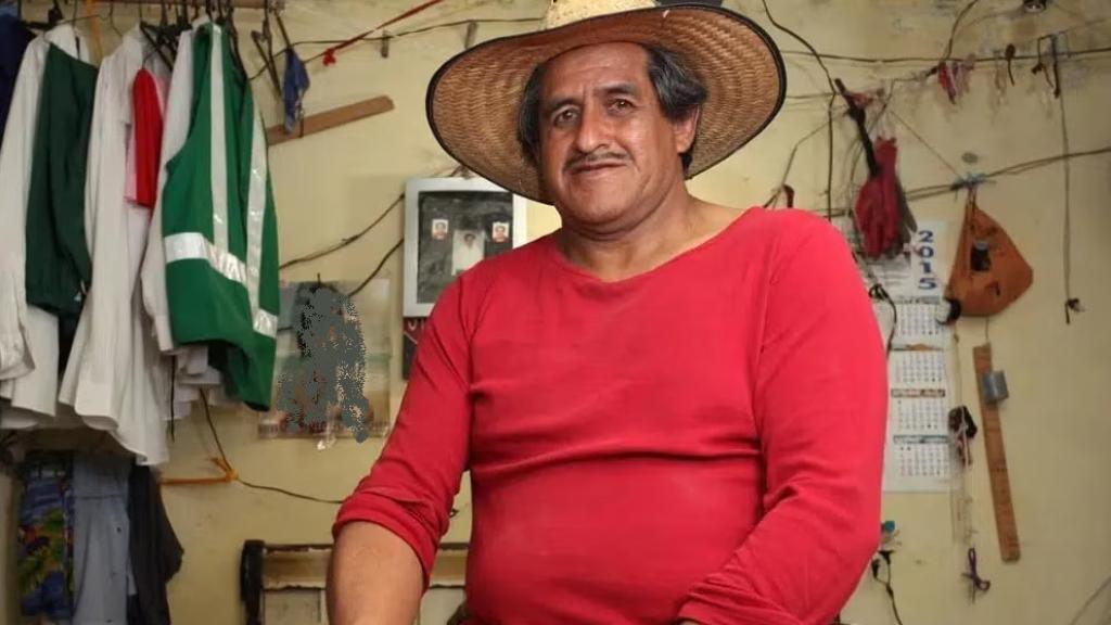 Esquivel Cabrera, el hombre con un pene de 48 centímetros.