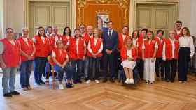 El alcalde de Salamanca recibe a los voluntarios de Cruz Roja