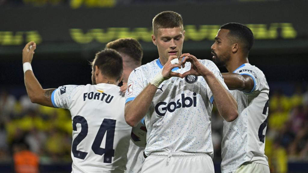 Artem Dovbyk, el delantero del Girona, celebra un gol ante el Villarreal.