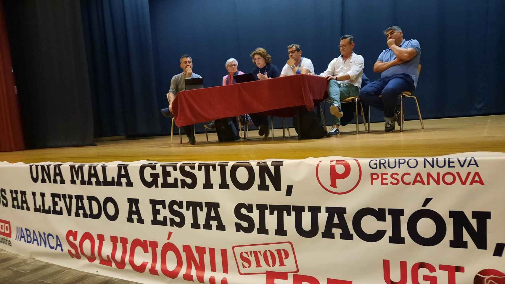 Asamblea celebrada ayer por el Comité y los trabajadores.