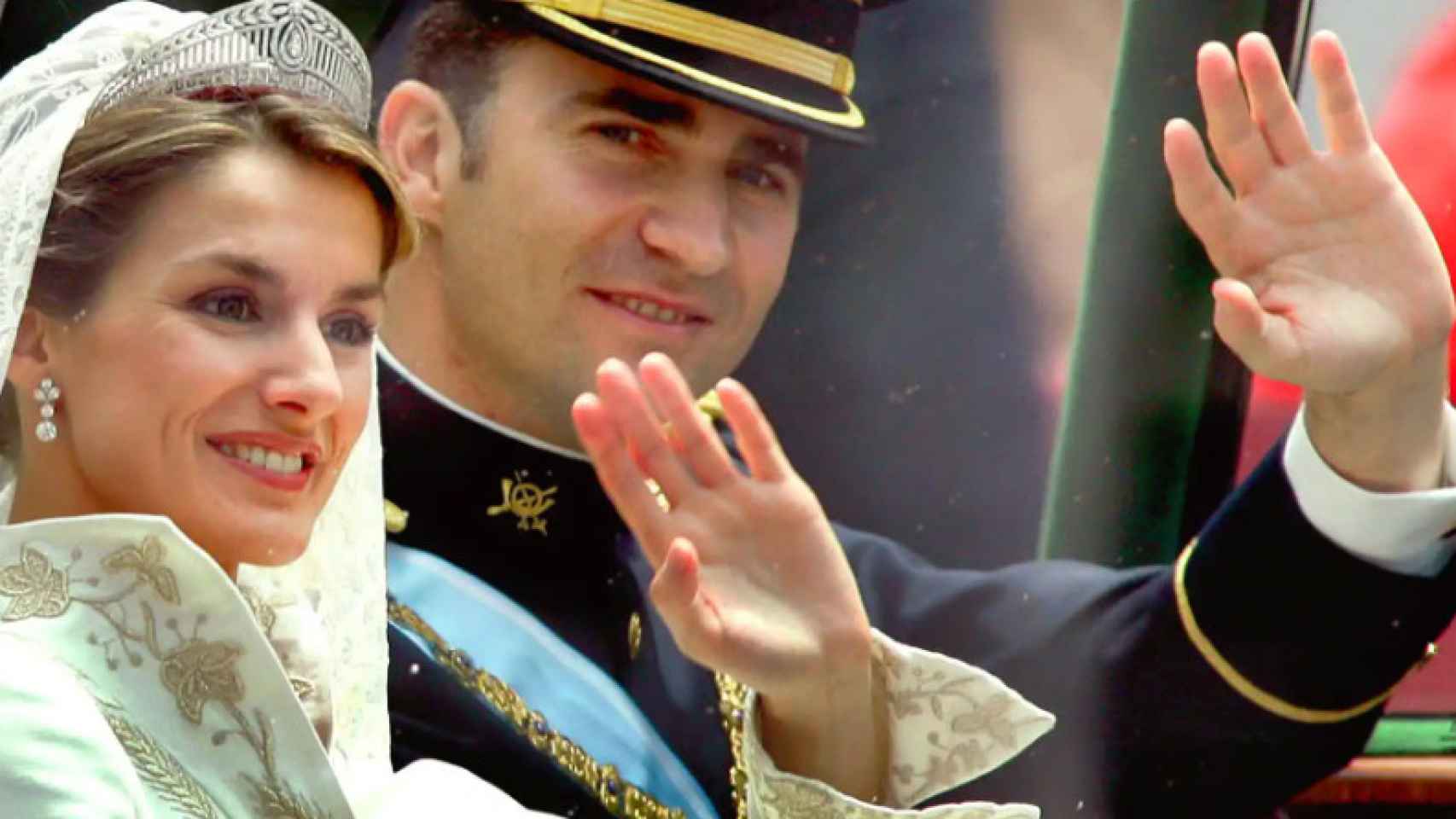 Don Felipe y Doña Letizia el día de su boda en la que se sirvió el famoso capón de Cascajares