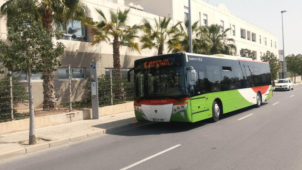 Elche moderniza los autobuses urbanos, en la imagen.