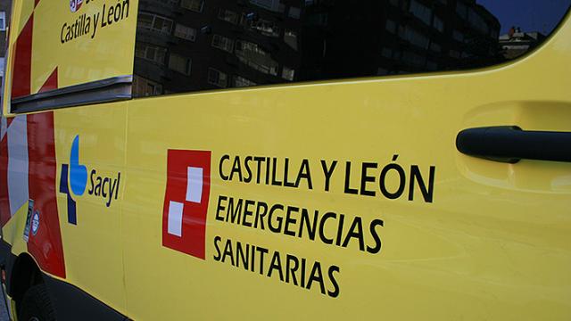 Imagen de una ambulancia medicalizada de Sacyl.