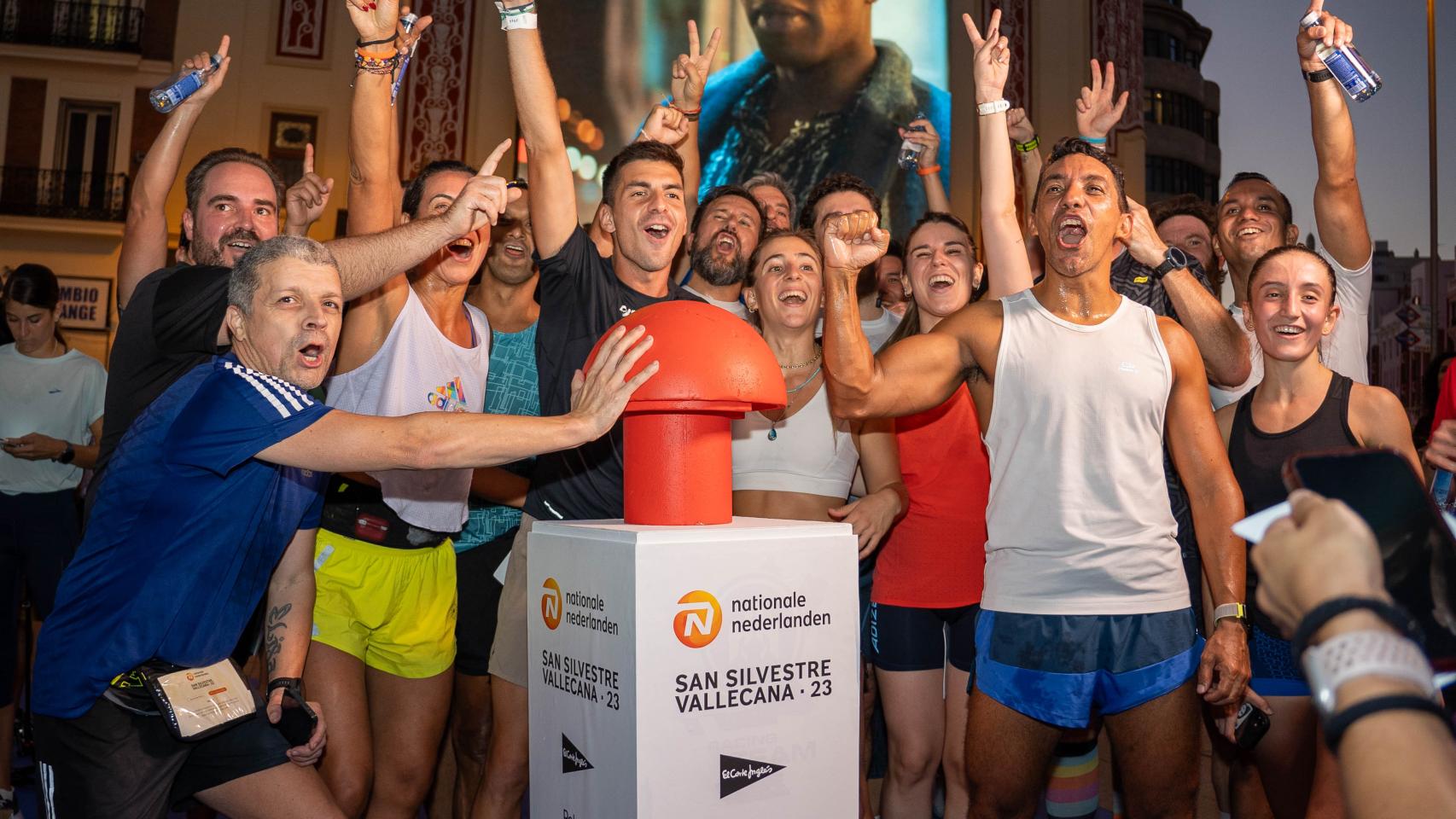 Una imagen de varios de los participantes en la gymkana de la San Silvestre Vallecana.