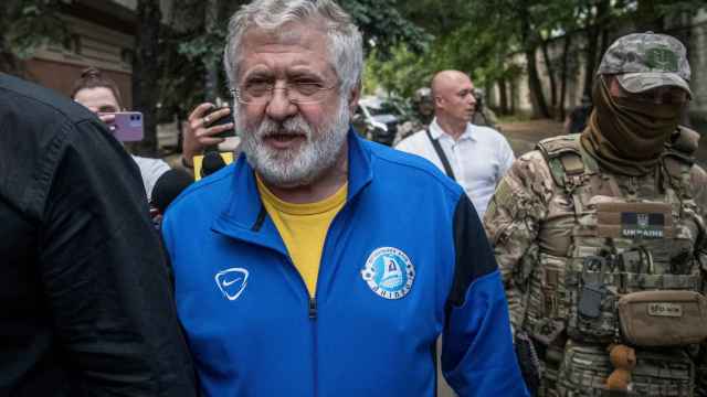 El magnate empresarial ucraniano y uno de los multimillonarios más destacados de Ucrania, Ihor Kolomoisky, llega a la corte, en medio del ataque de Rusia a Ucrania, en Kiev el 2 de septiembre de 2023.