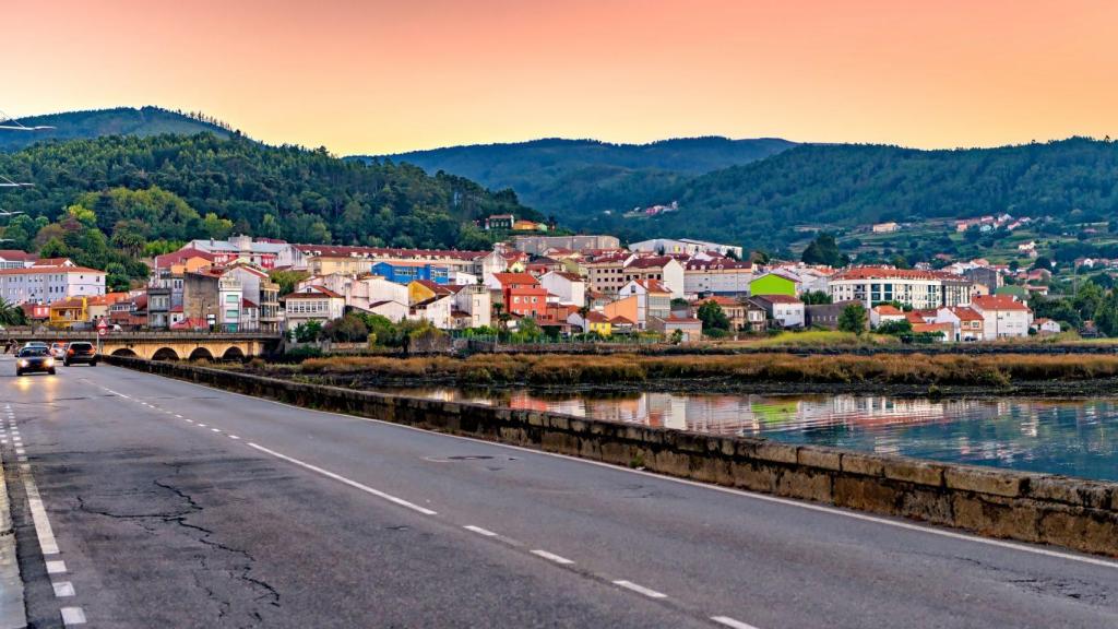 La localidad de Noia al atardecer. Foto: Shutterstock