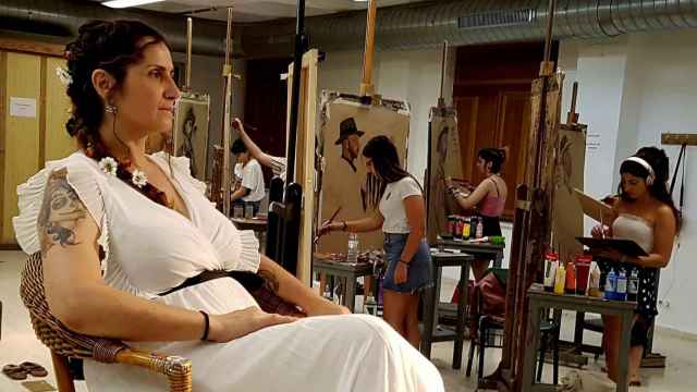 Los modelos en vivo de la facultad de Bellas Artes se rebelan en Sevilla: cobran 0,28€ y por minuto de pose