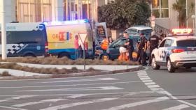 Herido un motorista en A Coruña tras impactar contra una rotonda en el Paseo Marítimo