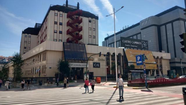 Centro comercial Cuatro Caminos, arquitectura neutra en A Coruña