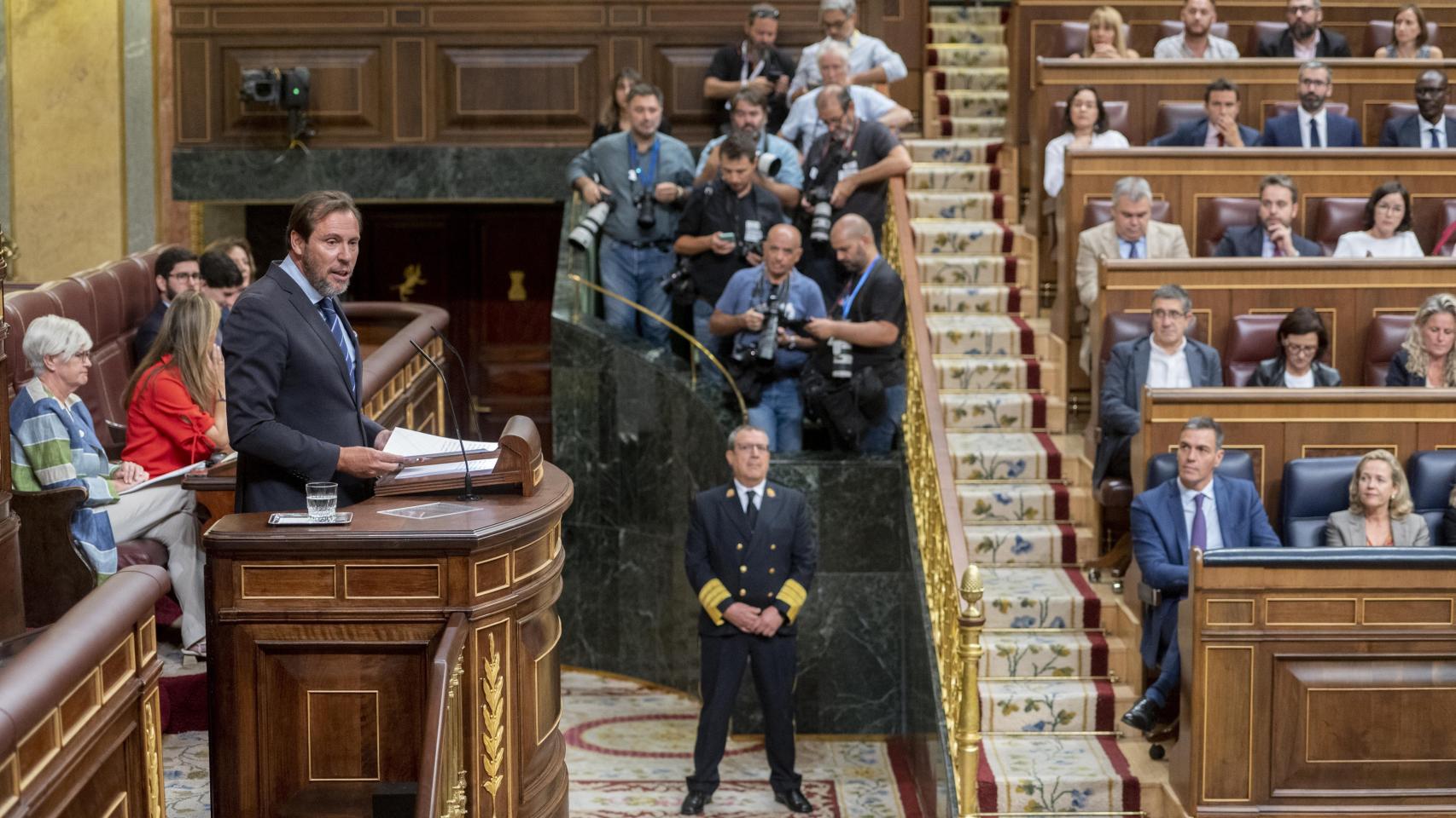 El diputado del PSOE Óscar Puente interviene durante la segunda votación de la fallida investidura del líder del Partido Popular, Alberto Núñez Feijóo, el 29 de septiembre en el Congreso de los Diputados. Foto: Alberto Ortega / Europa Press