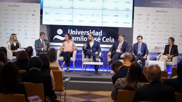 Beatriz Perales, Juan Carlos Gil, Raquel Tapia, Eduardo Ortega, Nuno Bras, Luis Díaz-Rubio y Marta Moreno.