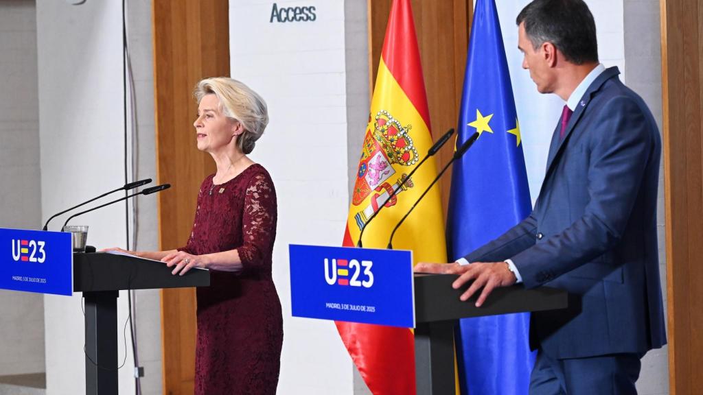 Ursula von der Leyen y Pedro Sánchez, durante una rueda de prensa