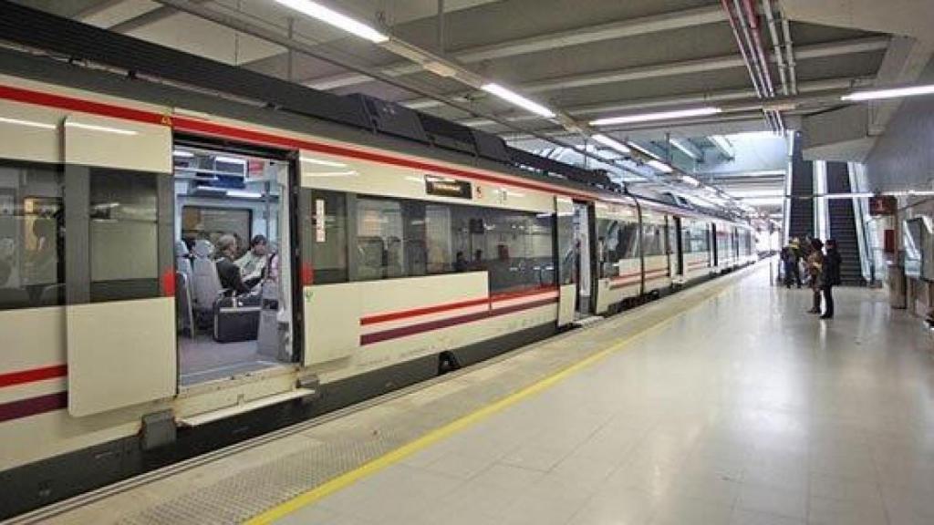 Interior de una de las estaciones del tren de Cercanías de Málaga.