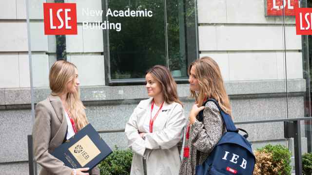 Alumnos de IEB en su estancia en la London School of Economics LSE.