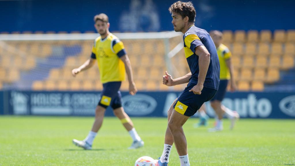 Ribelles, en un entrenamiento con el Alcorcón.