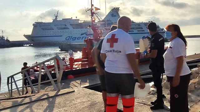 Imagen de archivo de un rescate en el puerto de Alicante.