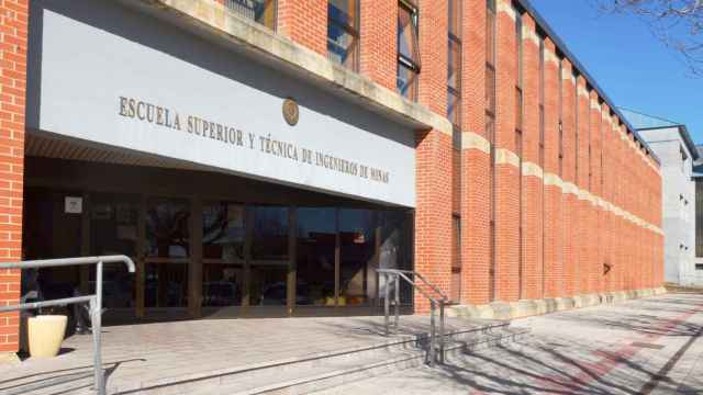 Imagen del edificio de la Escuela de Minas de la Universidad de León.