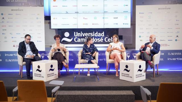 Imagen de la mesa redonda 'Novedades del calendario vacunal', en la segunda jornada del IV Observatorio de la Sanidad 'Los cambios que necesita la sanidad actual'.