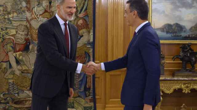 Felipe VI recibe en Zarzuela al candidato Pedro Sánchez.