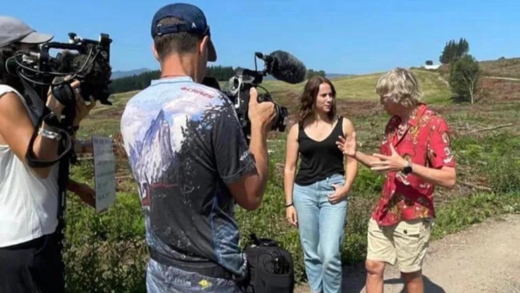 Lucía González Cuesta y Jesús Calleja durante la grabación.