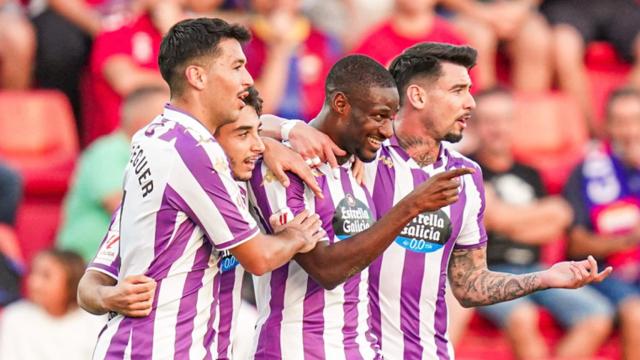 Los jugadores del Real Valladolid celebran el gol de Sylla