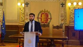 El concejal de Hacienda, Personal y Modernización Administrativa del Ayuntamiento de Valladolid, Francisco Blanco, en una rueda de prensa