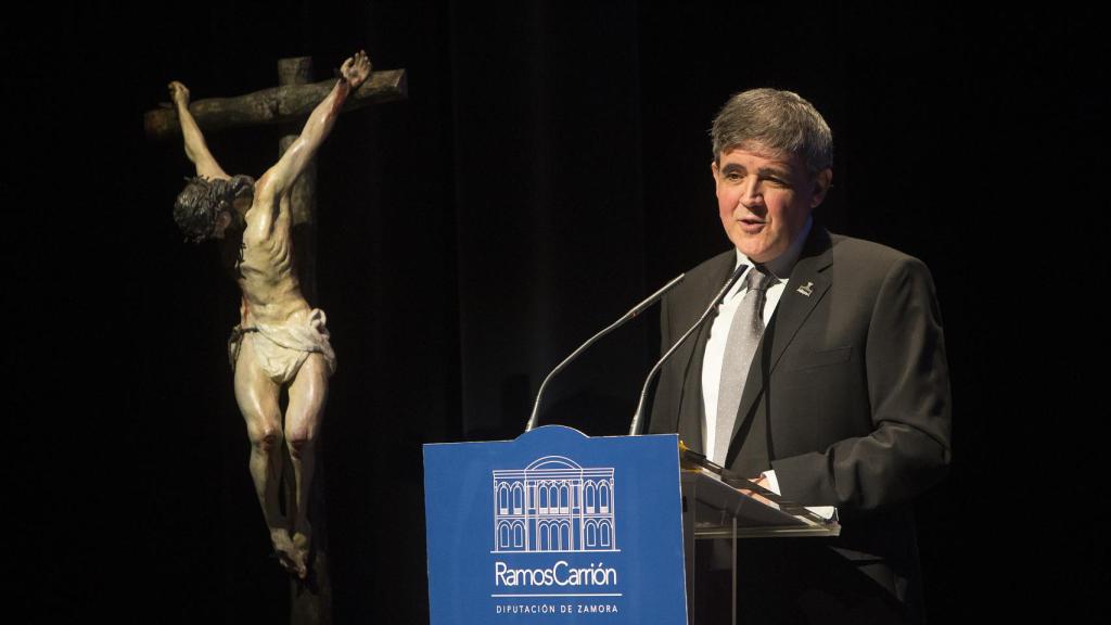 Ricardo Flecha dando el pregón de la Semana Santa de Zamora en 2015