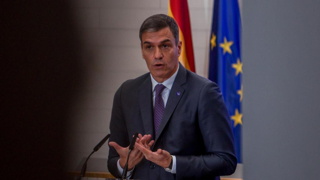 El presidente del Gobierno en funciones, Pedro Sánchez, presenta la propuesta estratégica de la Presidencia española de la UE, en la sede de la Confederación Española de Organizaciones Empresariales (CEOE).