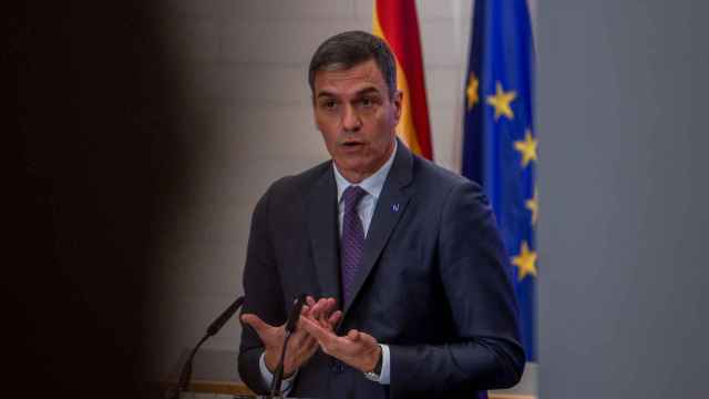 El presidente del Gobierno en funciones, Pedro Sánchez, presenta la propuesta estratégica de la Presidencia española de la UE, en la sede de la Confederación Española de Organizaciones Empresariales (CEOE).