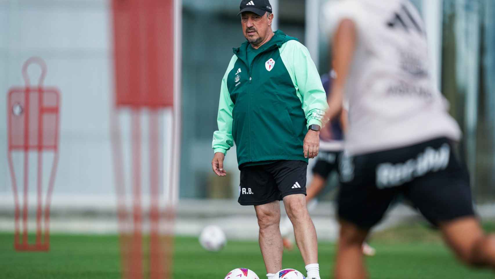 Rafa Benítez durante un entrenamiento con el Celta.