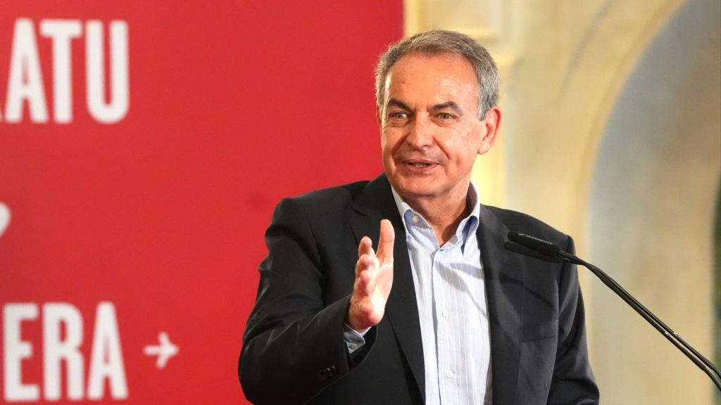 El expresidente José Luis Rodríguez Zapatero, durante un mitin del PSOE celebrado el 17 de julio en San Sebastián.