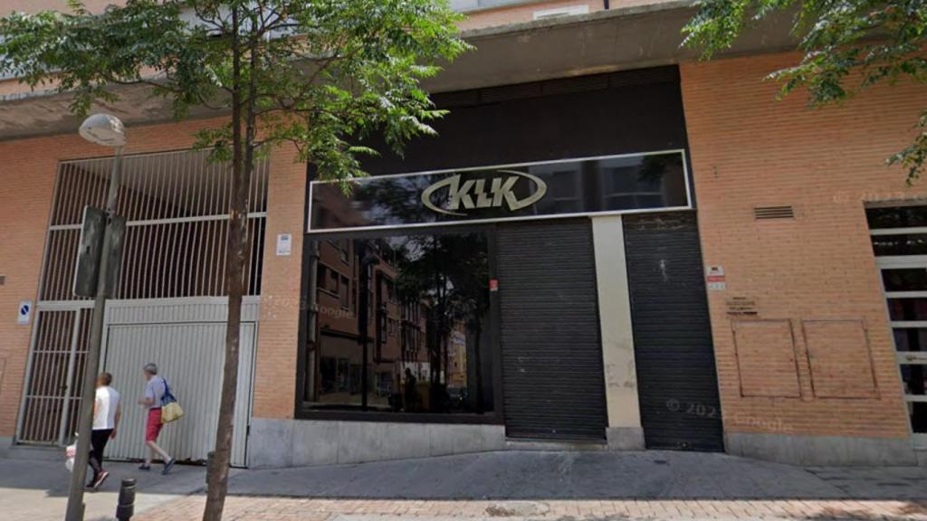 Entrada de la discoteca KLK, en la calle Nuestra Señora del Carmen, en Madrid.