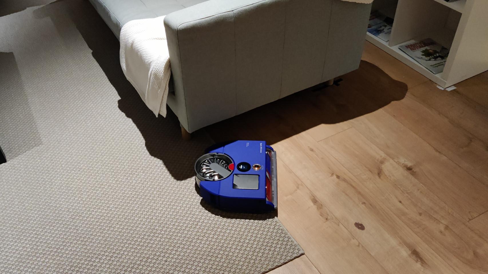 El arma de Dyson contra Roomba: probamos el robot aspirador más potente ...