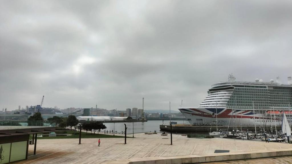 Triple escala de cruceros en A Coruña
