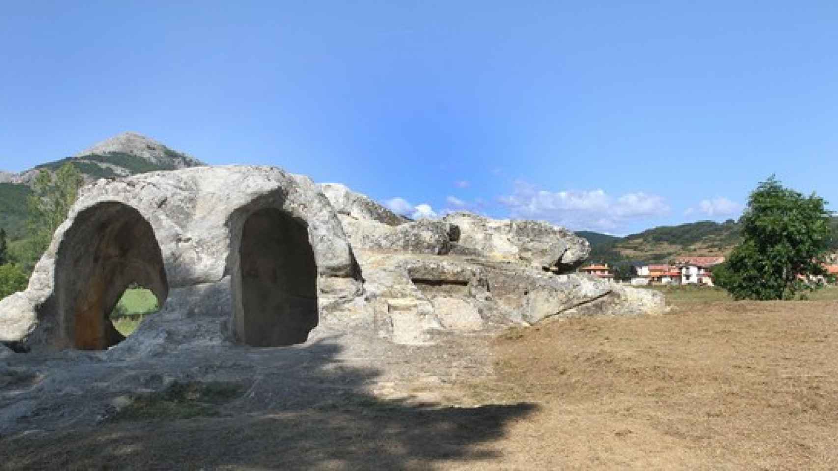 Cueva emeritorio ruprestre de San Vicente, en Cervera de Pisuerga